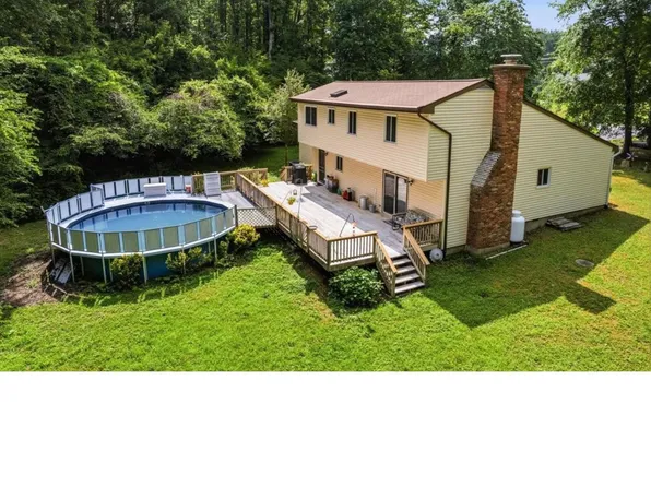 1400 Ponds Wood Rd, Huntingtown, MD 20639