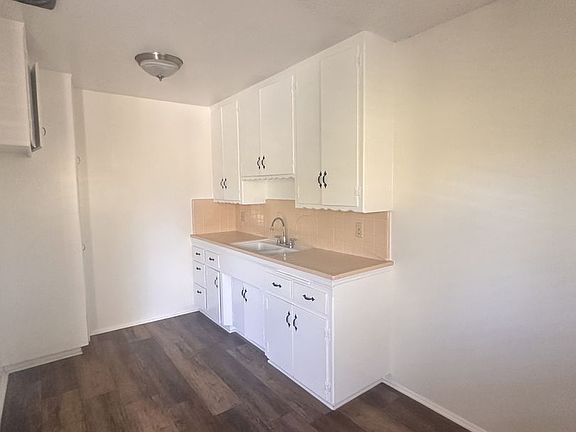 3rd image of 1497 N Elm Ave #8