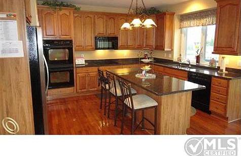 Kitchen 1.JPG