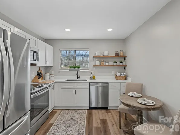 3021 Heathstead Pl APT B, Charlotte, NC 28210