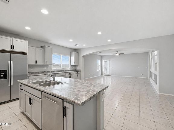 3rd image of 6686 W PLEASANT OAK Court
