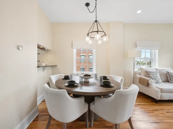 227 Christopher Columbus Drive image 4 of 12