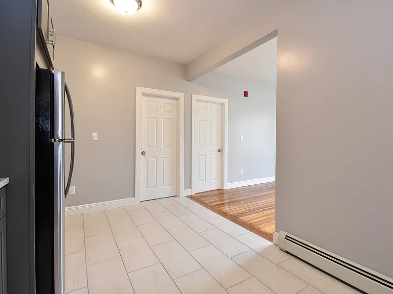 525 Charles St #2 — Photo 6