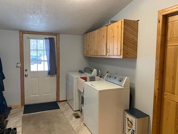 3rd image of 5790 Van Ettan Creek Dr