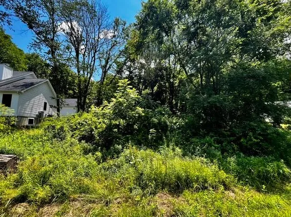 151 Grand Ridge Rd, Howard, OH 43028