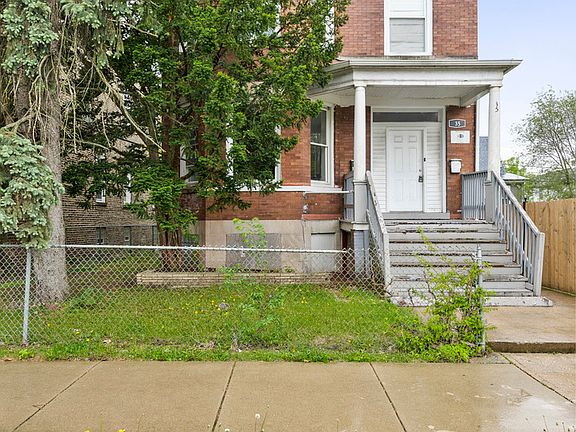 3rd image of 35 W 109th St