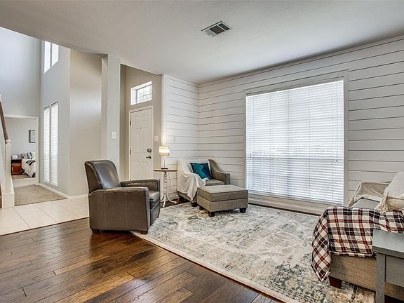 4th image of 3019 Palmdale Dr