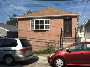 35 Monroe St, Inwood, NY 11096