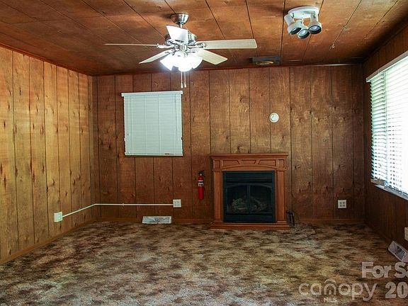 2nd image of 905 S 10th St