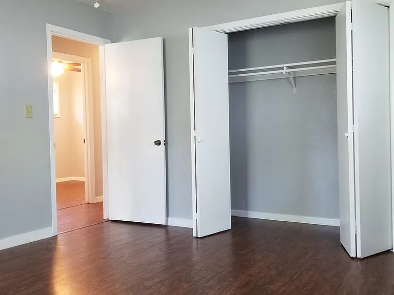 6311 E 148th Ter — Photo 11