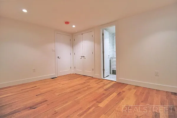 Rented by Real Street Inc | media 7