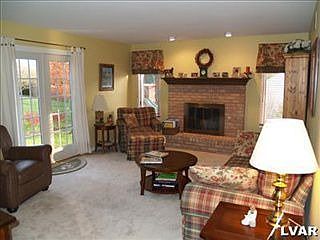 2nd image of 2458 Lantern Ln
