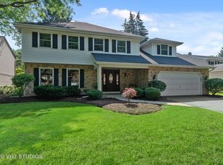 992 Creekside Cir, Naperville, IL 60563