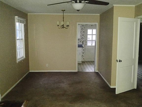 5th image of 9 Lakeside Dr