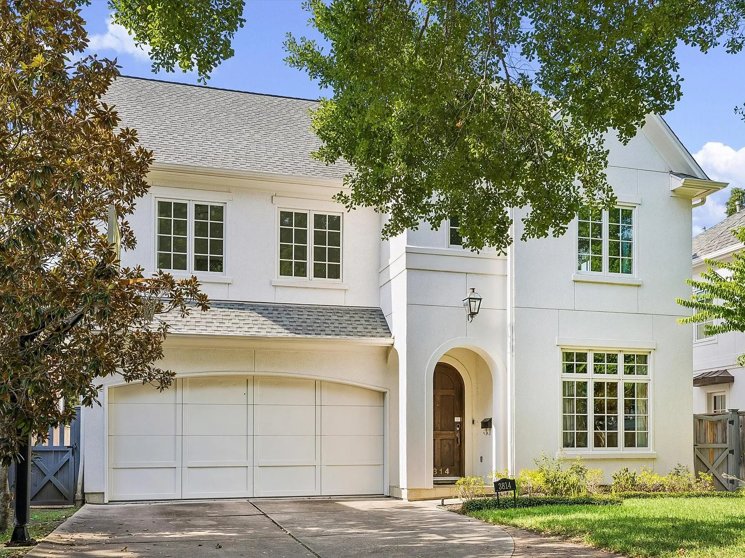 4 bed, 4.5 bath, 4289 sqft, $11,000 — Photo 2
