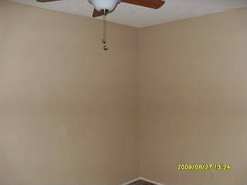 2nd image of 285 Moss St Unit 4