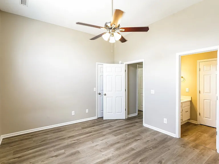 841 Post Oak Dr — Photo 10