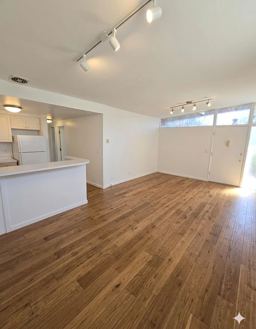 2 bed, 680 sqft, $2,100 — Photo 2