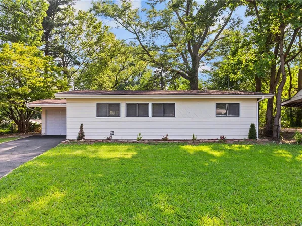 8424 Chalons Ct, Saint Louis, MO 63134