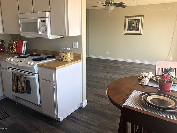 3rd image of 571 Burkemo Ln APT 11