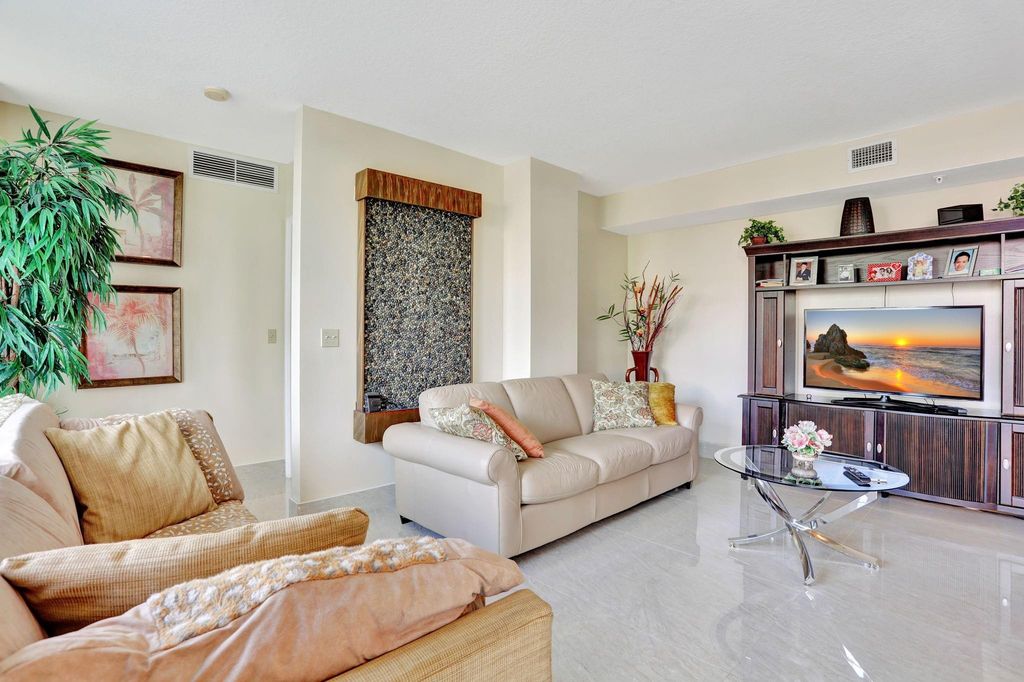 3210 NE 5th Street #202, photo 6