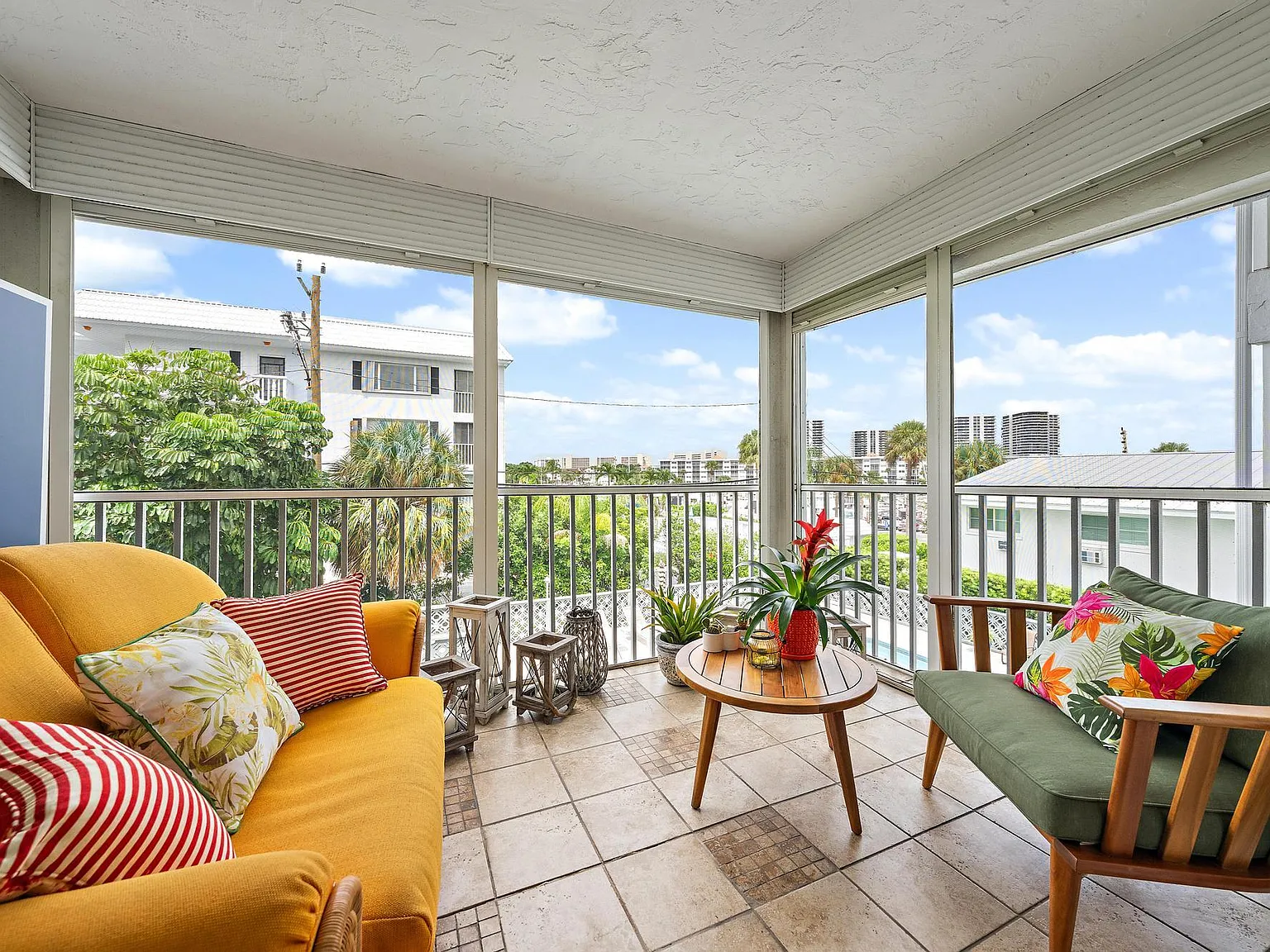 155 Yacht Club Dr — Photo 1