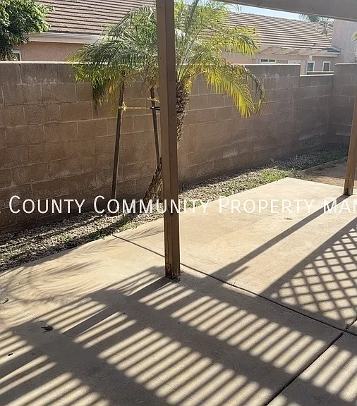 2277 Oak Ave — Photo 30