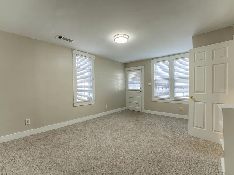 1195 Dorothy Pl #B — Photo 6