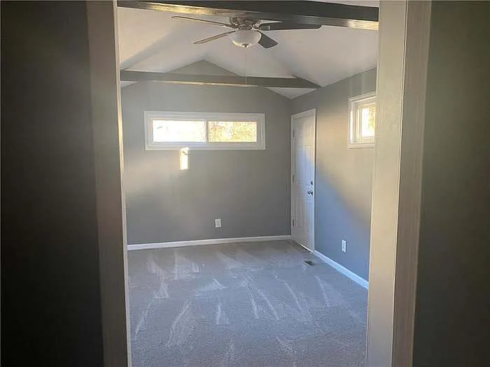 805 Gladstone Ave — Photo 9