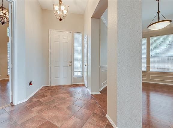 4th image of 10018 Links Fairway Dr
