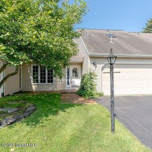 33 Constitution Drive, Glenmont, NY, 12077