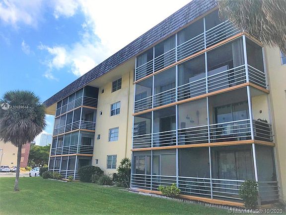 4th image of 3551 NE 169th St APT 103