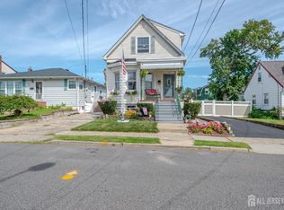 20 S 1st St, Fords, NJ 08863