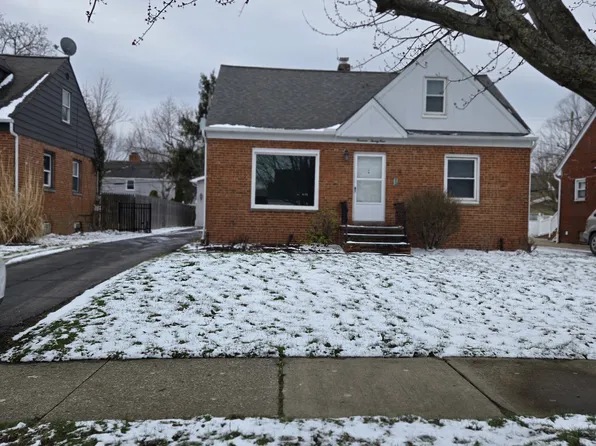 1424 Parkview Dr, Lyndhurst, OH 44124