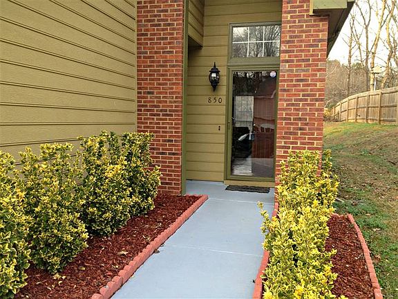 3rd image of 850 Cauthen Ct NE