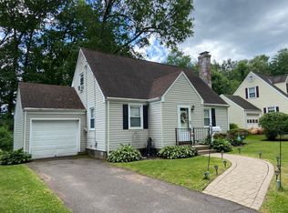 293 Westpoint Ter, West Hartford, CT 06107