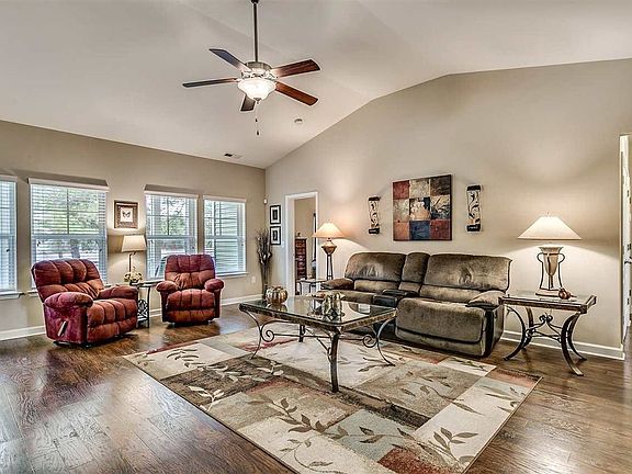 4th image of 736 Londonberry Ct