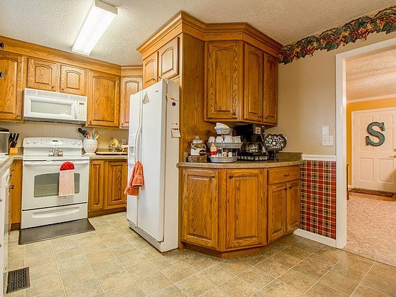 4th image of 2688 Flippen Ln