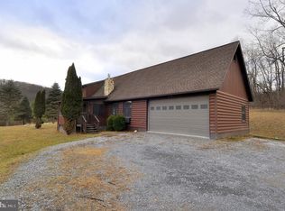 139 Iroquois Trl, Berkeley Springs, WV 25411