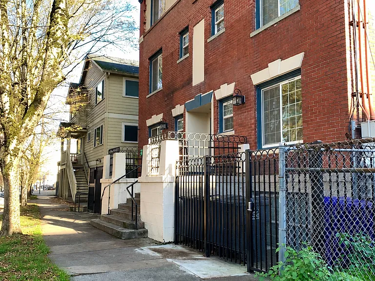 Vancouver Ave. — Photo 4