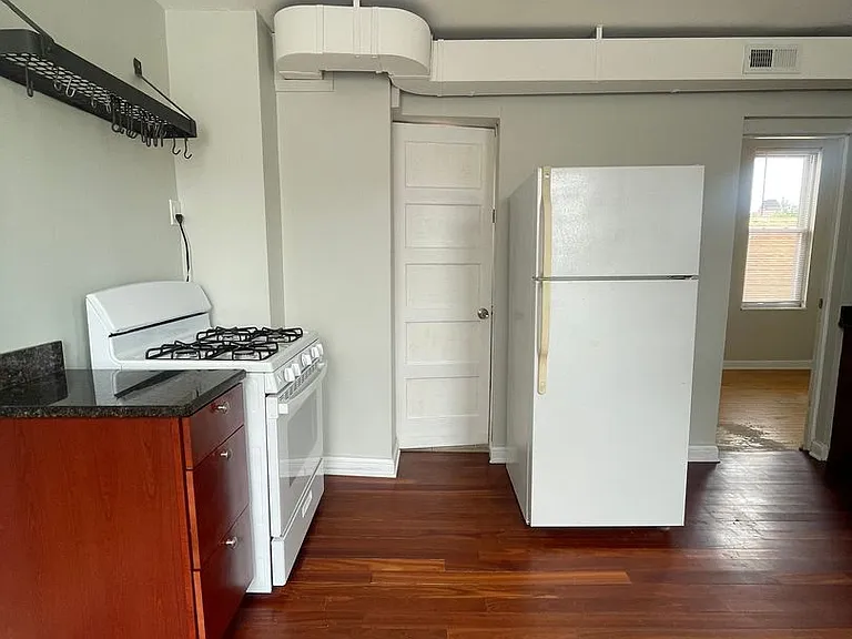 3241 S Carpenter St — Photo 7