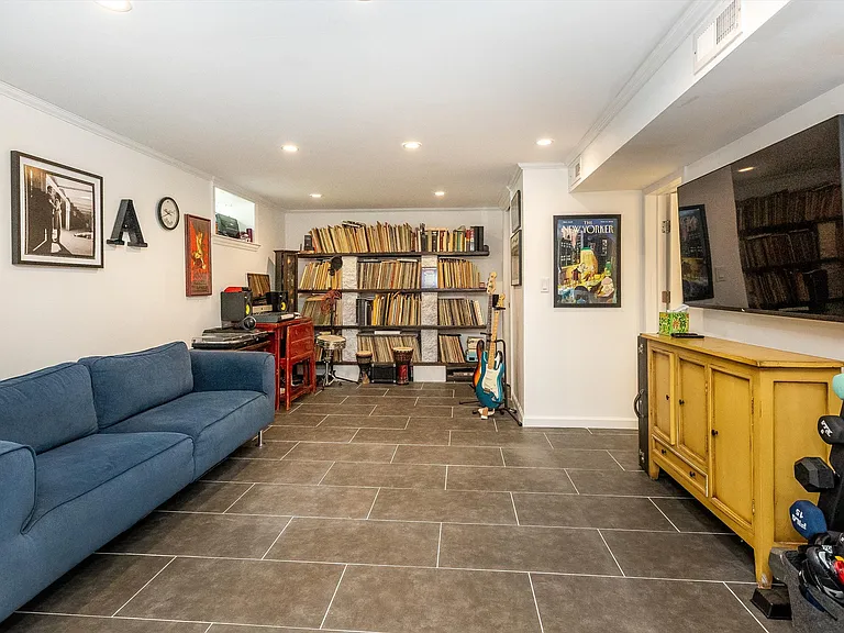 1 Forest Rd — Photo 25