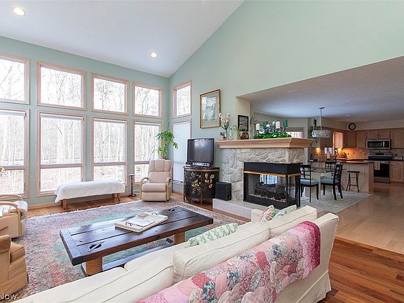 3rd image of 3655 Turnberry Dr