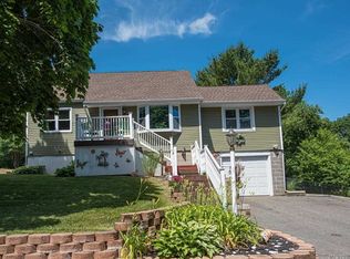 571 Birch Hollow Dr, Shirley, NY 11967