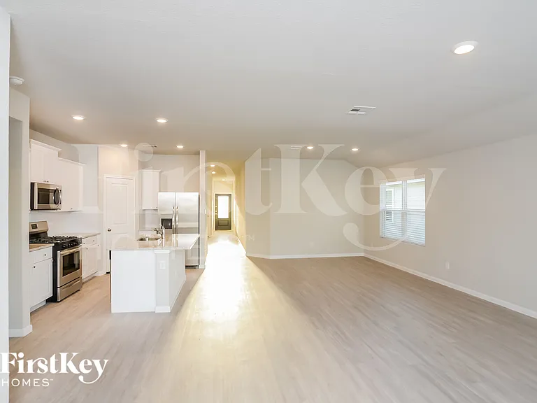 1839 Morse Way — Photo 3