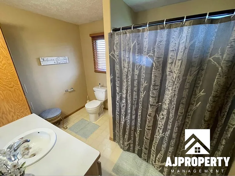3105 S Dawley Cir #CIRCLE1 — Photo 33