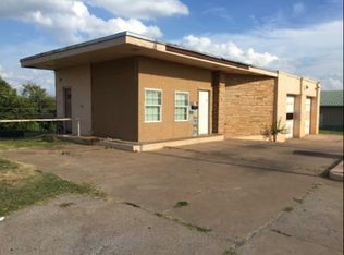1102 Manvel Ave, Chandler, OK 74834