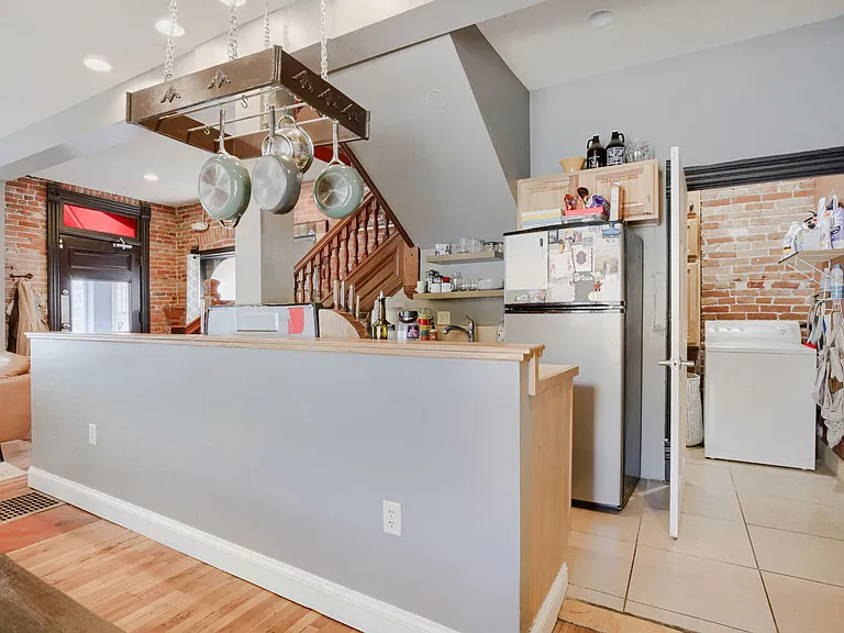 2761 Welton St — Photo 8