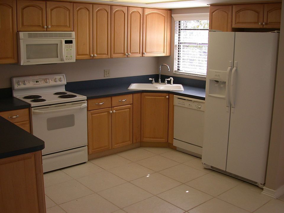 Updated kitchen and new appliances