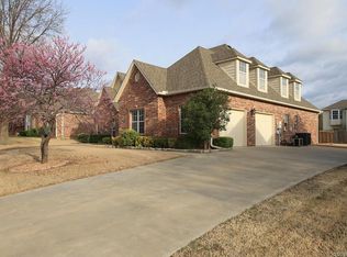 6412 E Dallas St, Broken Arrow, OK 74014